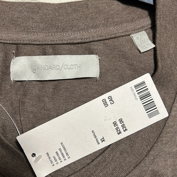 NWT Standard Cloth Slim Fit V-Neck Tee Urban Outfitters XL - Picture 4 of 5